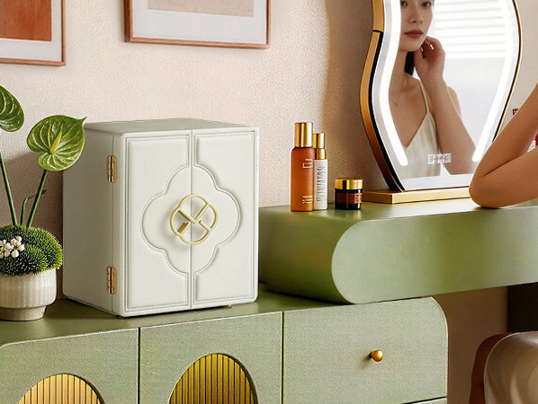 VLANDO Quiet Luxe Atelier Bloom Jewelry Box – Faux Leather Jewelry Organizer for Women,Birthday Gifts