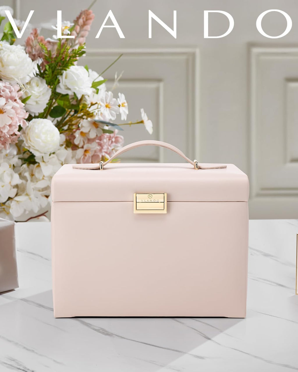 منظم صندوق مجوهرات كبير من VLANDO Quiet Luxe مكون من 4 طبقات مع مرآة وأدراج - حقيبة تخزين مجوهرات جلدية