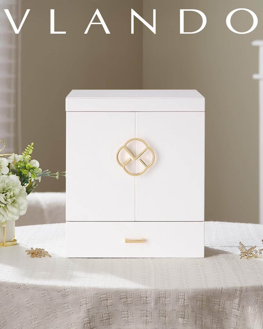 صندوق مجوهرات كبير ومنظم من VLANDO Quiet Luxe مكون من 6 طبقات مع مرآة